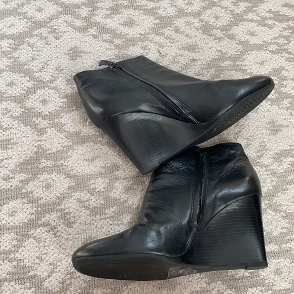 Tory Burch booties - Picture 5 of 8